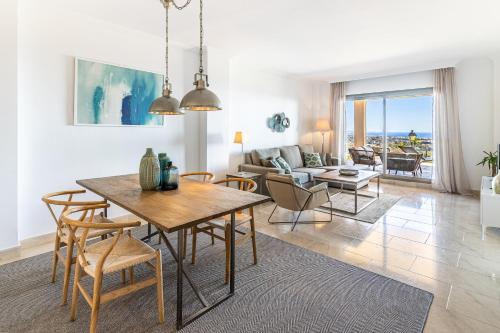 New Golden Mile Apartment | Sea Views and Garden in Hacienda Cifuentes