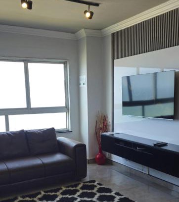 Kingsborough Apartment | Sea Views at High Tide 1803