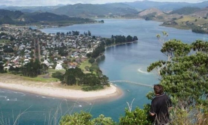 Tairua House | SEA VIEWS CLOSE TO OCEAN BEACH