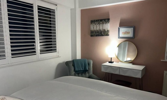 Bexhill-on-Sea Apartment | Sea views, sunsets and history in the heart of 1066 country,