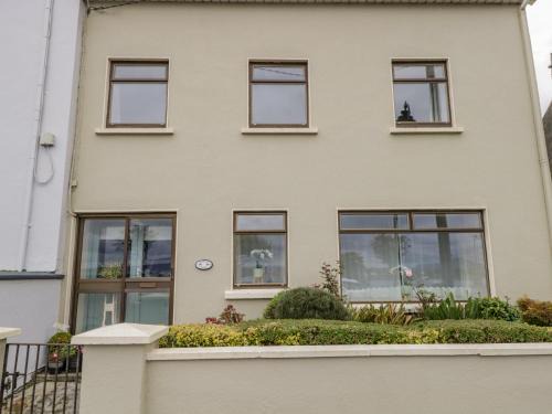 Roundstone House | Sea Watch House