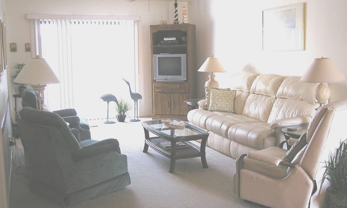 New Smyrna Beach Apartment | Sea Woods 3/2 Condo Unit 263