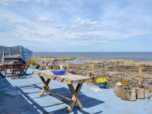 Buckie House | Sea Yonder