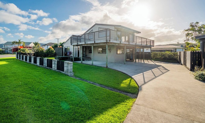 Whitianga House | Seabreeze on Cook - Whitianga Holiday Home