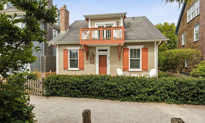 Seabrook House | Seabrook's Coyote Cottage, a 4-bedroom, oceanview home!