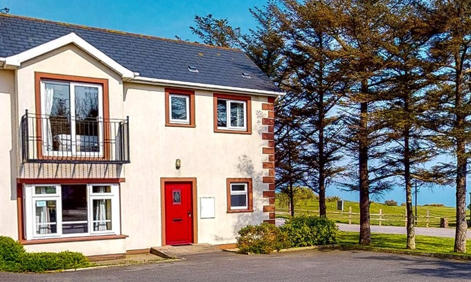 Dunmore East Ski Chalet | Seacliff Holiday Home No. 8