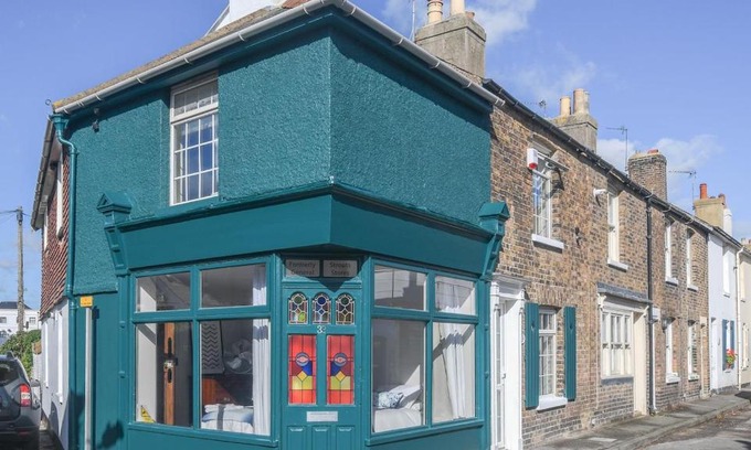 Deal House | Seaclusion by Keepers Cottages