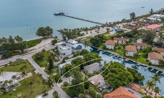 Anna Maria House | Seaclusion - private dock on the fishing highway