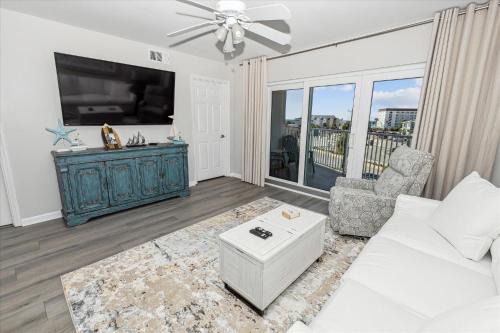 Fort Walton Beach Apartment | SeaCrest 411- by Holiday Isle Properties
