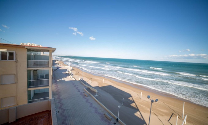 Plaza De La Costera Apartment | SEAFRONT APARTMENT