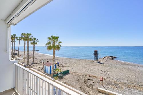 Mezquitilla Apartment | Seafront
