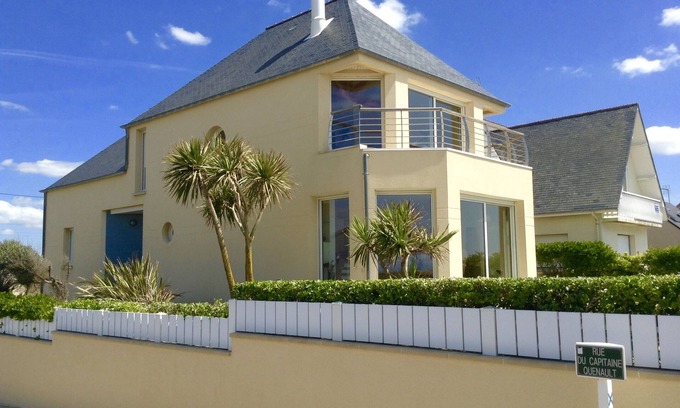 Barneville-Carteret House | SEAFRONT, Fantastic 180° Sea View, high Standing, Courtyard, Private Garden
