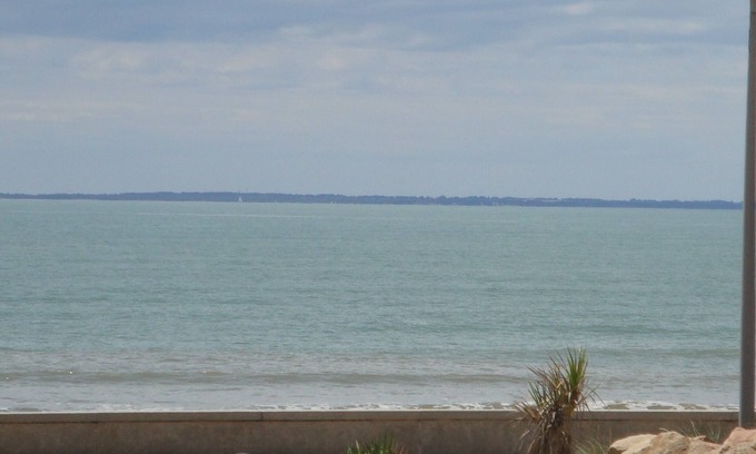 Saint-Hilaire-de-Riez Apartment | Seafront apartment for 4 people 1 bedroom