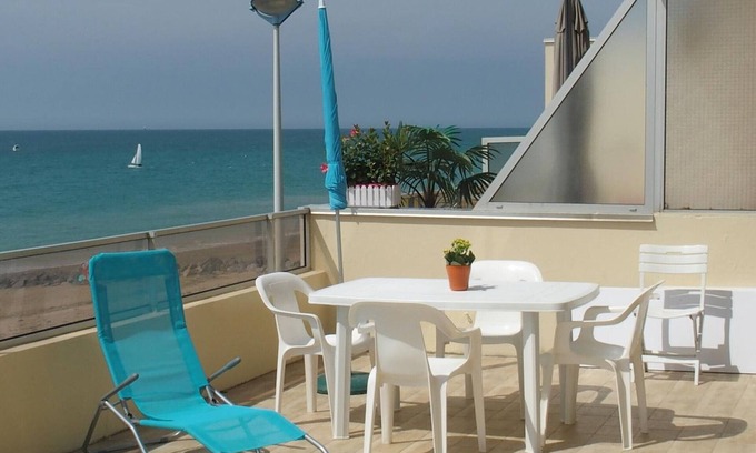 Agon-Coutainville Apartment | Seafront luxury apartment with terrace and parking