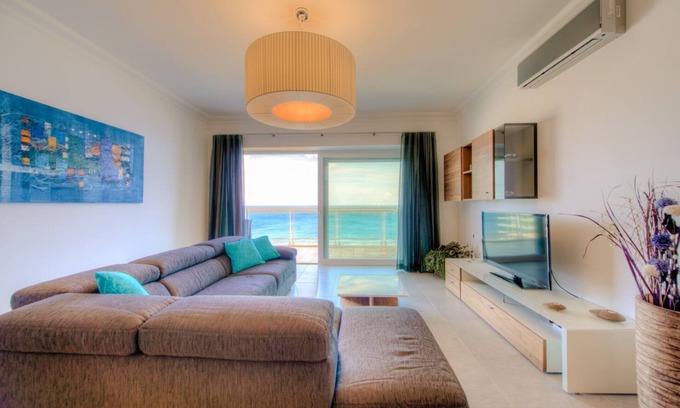 Sliema Apartment | SEAFRONT LUXURY APT WITH POOL