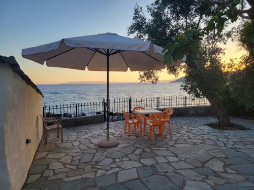Kardamyli House | Seafront Villa, Fay