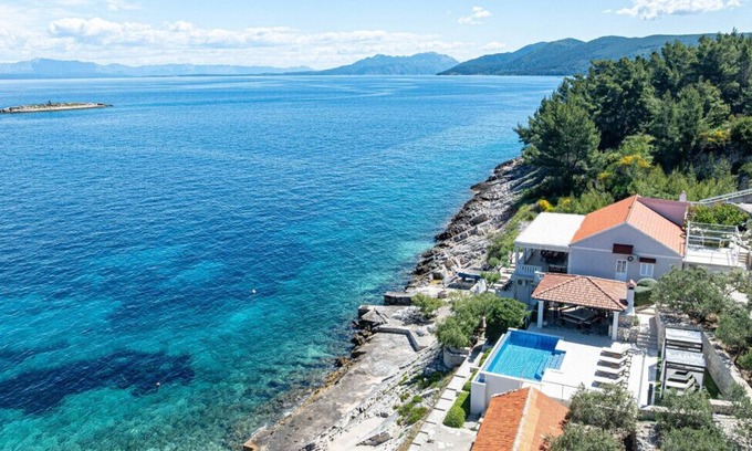 Prigradica Villa | Seafront Villa Mijo by Villas Guide