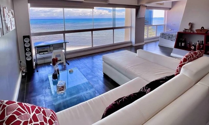 Margarita Island Apartment | SeafrontApartment-Sleeps4-Pool-Parking-Garden