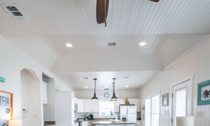 Port Bolivar House | Seaglass Shack Spring Break at the beach! Newly Painted Bungalow Setting!