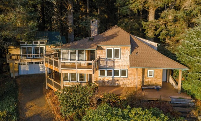 Neahkahnie Beach House | Seagrove by AvantStay | Treetop Haven w/Coastal Views