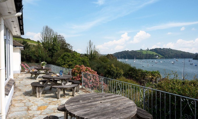St. Mawes House | Seagulls riverside cottage Cornwall