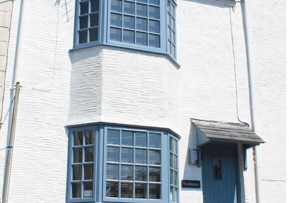 Looe Cottage | Seahorse Cottage has amazing river views and parking