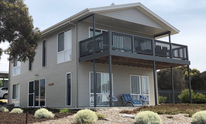 Kingscote House | SeaKing Escape, Kingscote Kangaroo Island
