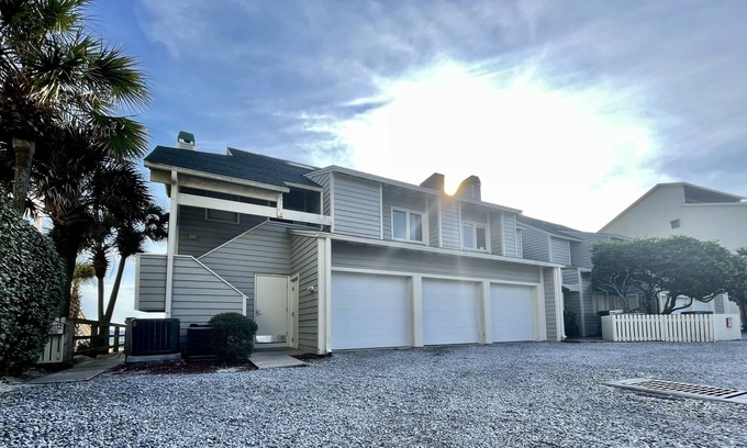 Fort Walton Beach - Destin Condo | Sealoft 101 | Beachfront/Oceanview