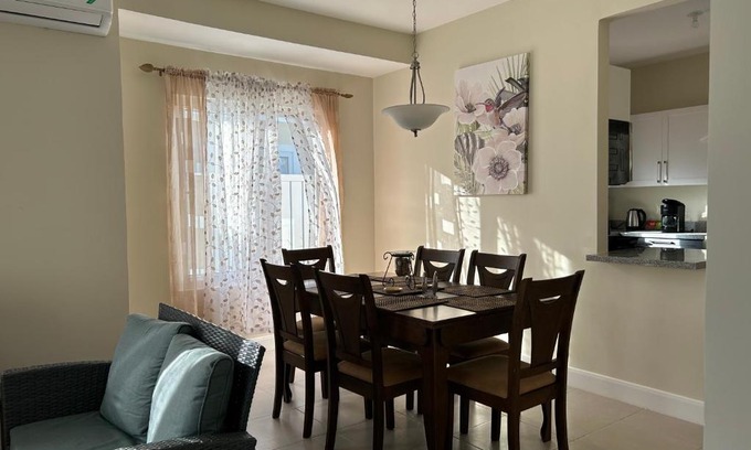 Lucea House | Seamist villa @Oceanpointe Lucea comfy 2BR w/pool gym & parking
