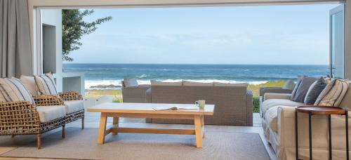 Sandbaai House | Seapearl Oceanfront Villa and Cottage