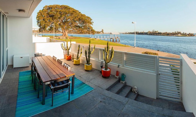 Mandurah House | Seapoint 103