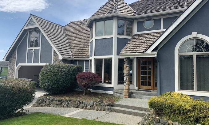 Port Angeles House | SeaRetreat Panoramic - Port Angeles