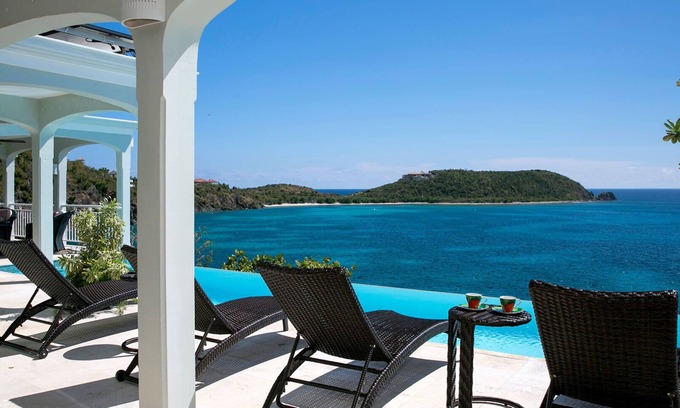 Rendezvous & Ditleff Villa | Seas Edge: Waterfront! Breathtaking Views! Newly Renovated!