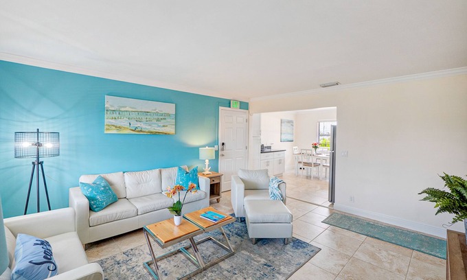 Singer Island House | Seas the Day 4: Beach basecamp with pool & hot tub - steps to sand & eats