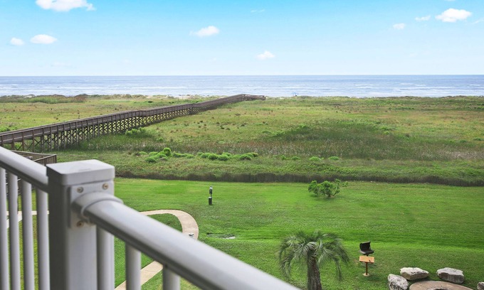 Red Fish Cove Condo | Seas The Day-Front Row-Beach Front-Ocean View-Top Floor- Next to Beach Club