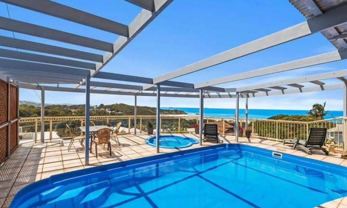 Coffs Harbour House | Seascape at Diggers Beach Clarence Crescent 11