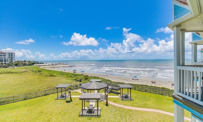 Galveston Condo | Seascape - Barefoot Bliss - 2/2 Beachfront Condo with Ocean View from Balcony