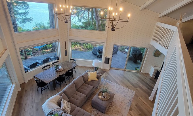 Burley House | Seascape Cabin | PNW - Waterfront, trails, beaches and so much more!