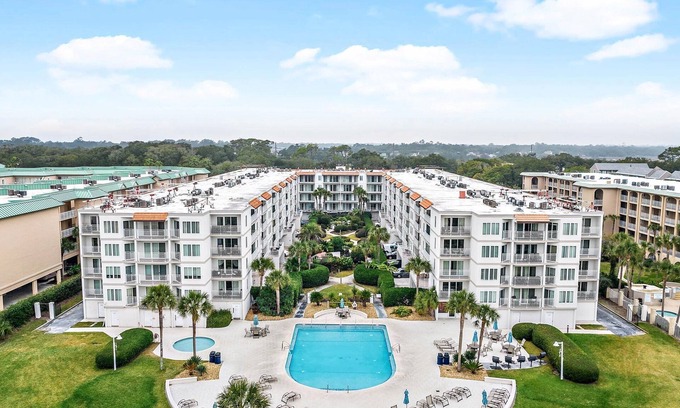 Saint Simons Island Condo | Seascape Serenity in the Beach Club Resort