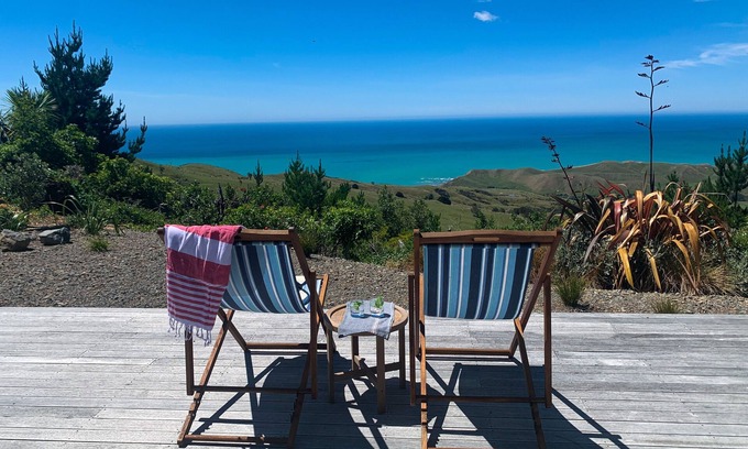 Porangahau Cottage | SEASCAPE - The Perfect Hideawayn* A Rural Escape with Ocean Views *