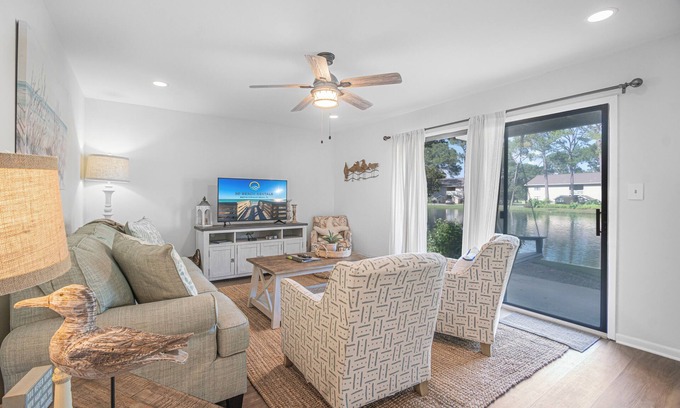 Miramar Beach Condo | Seascape Villa 92F *Beach access and multiple pools!