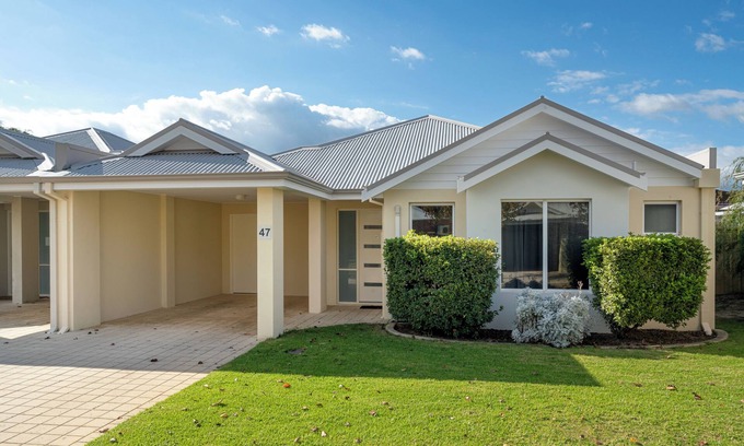 Broadwater House | Seashell Cottage – Relaxing Cape View Getaway