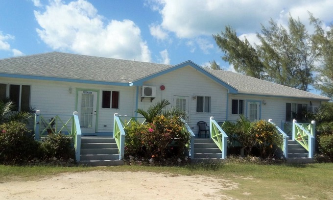 South Palmetto Point House | Seashell Family Vacation Villa by the Sea & Vehicle Rental