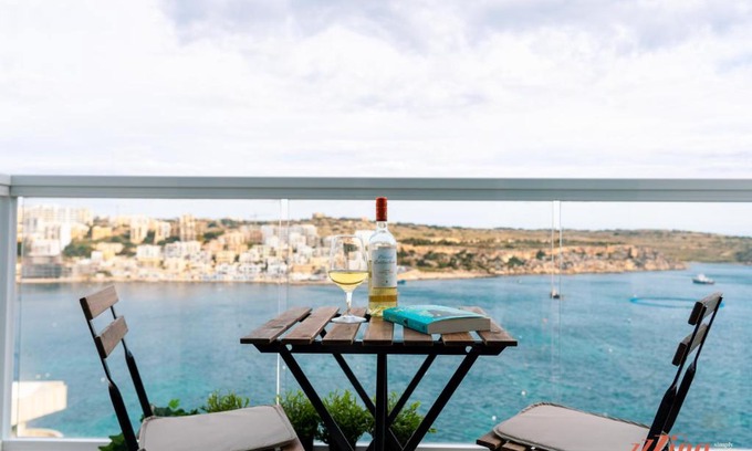 St. Paul's Bay Apartment | Seashore Stays - Stunning apartments right by the sea