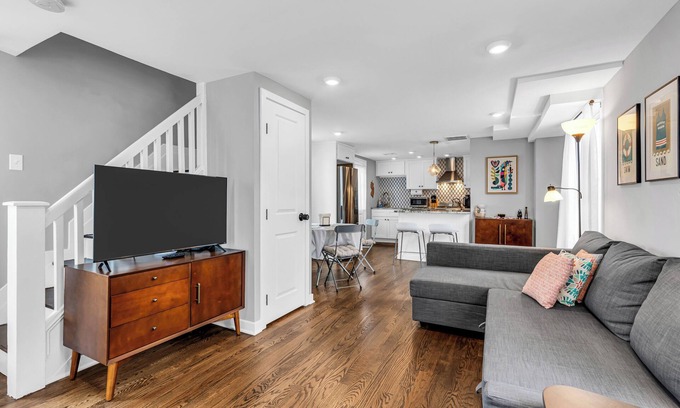 Ortley Beach House | Seaside 2BR & 1.5BA, Walk to Beach & Badges