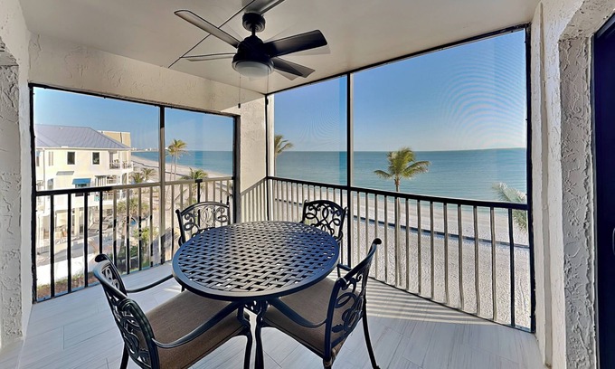 Mid Island Condo | Seaside 401