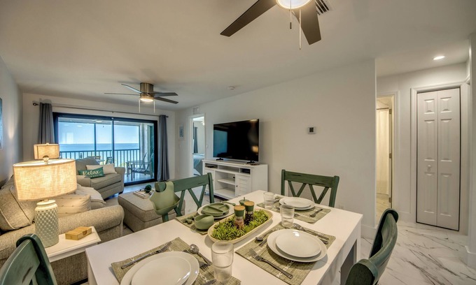 Mid Island Condo | Seaside 509 - Beautiful Beach Front Condo