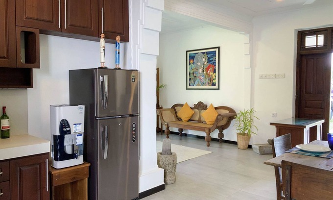 Midigama Villa | Seaside Antique Look Villa : A Classic Getaway
