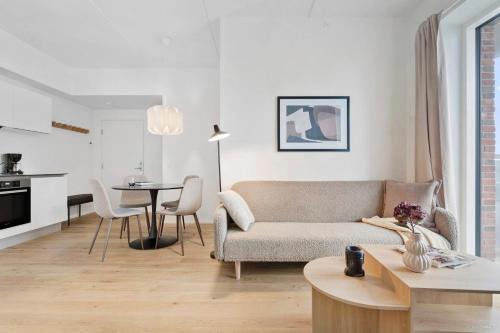 Aarhus C Apartment | Seaside apartment with magical balcony view