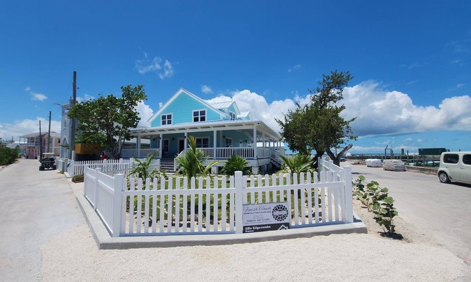 Treasure Cay House | Seaside Bliss: Dockside Living with Stunning Sunsets and Sunrises